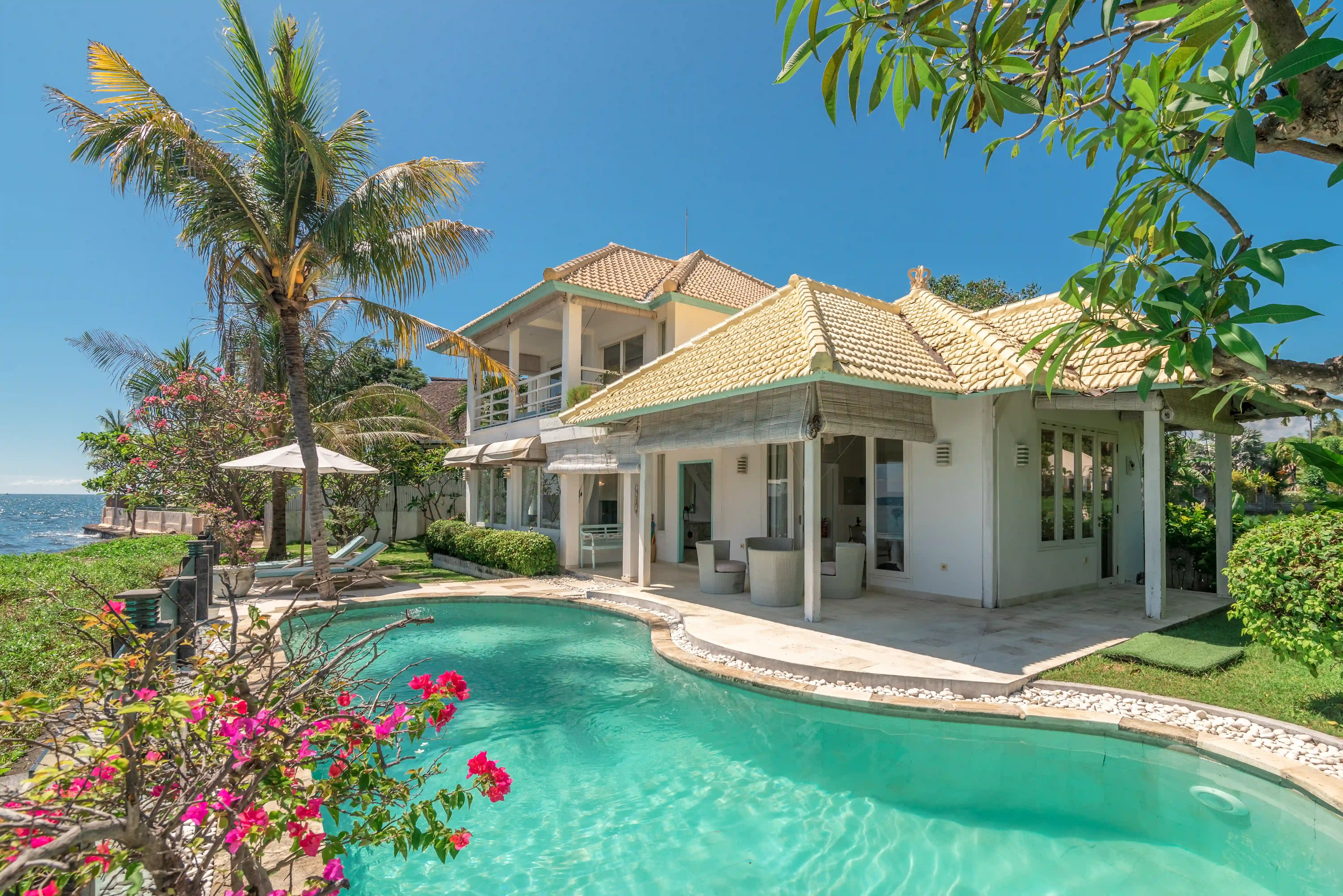 Villa Putih - 2-Bedroom Beachfront Villa with Private Pool at Mayo Resort Bali