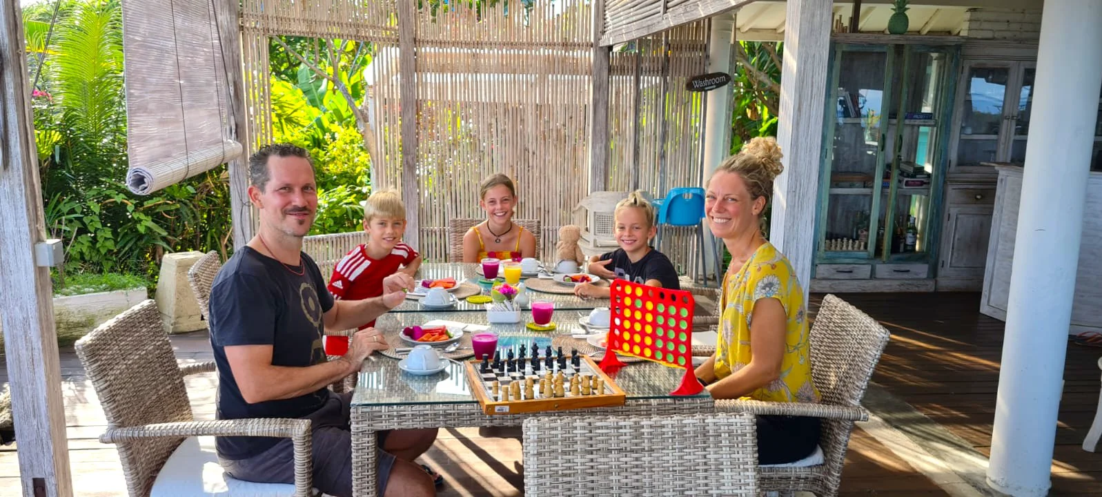 Dining area with ocean view at the beachfront of Mayo Resort Bali